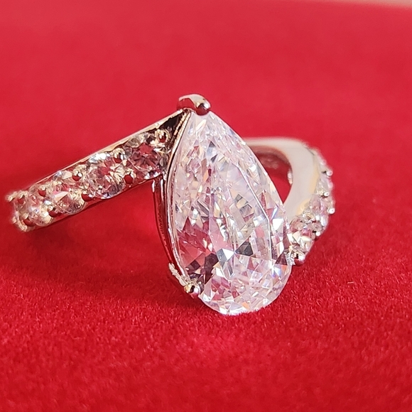 The Diamonique Collection By Kathy Levine Juicy Pear Sterling Silver Ring SIZE 9 - Picture 7 of 9
